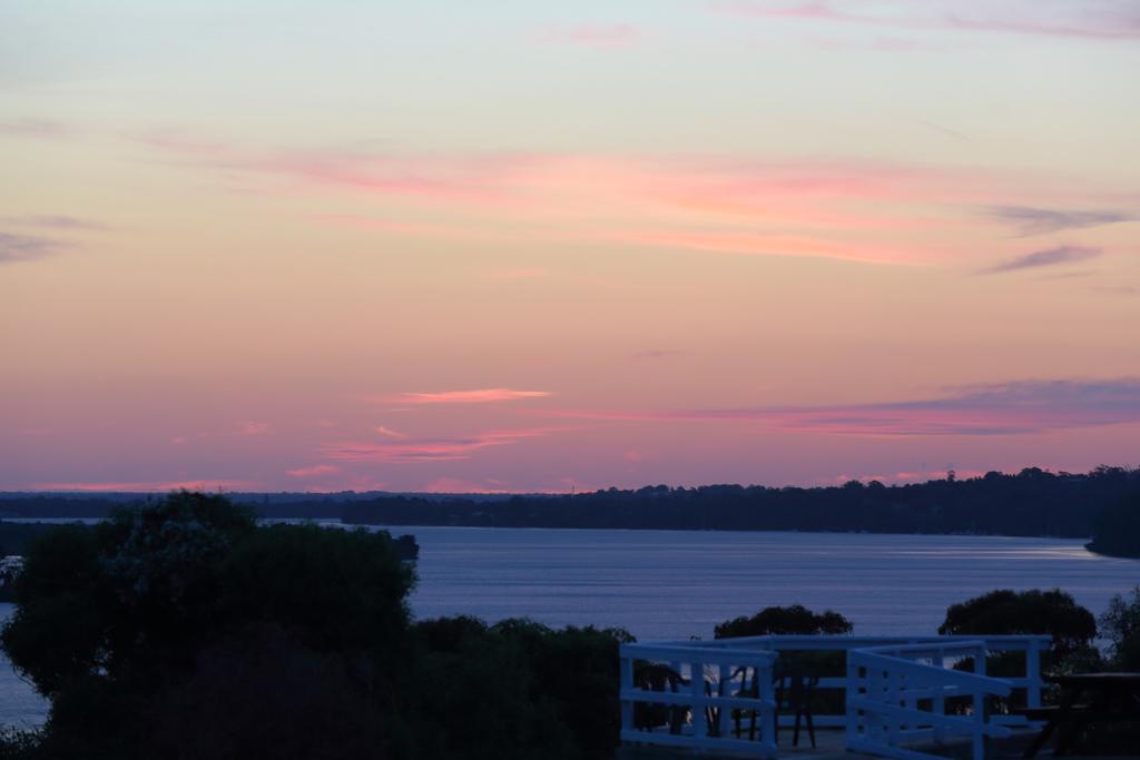 Ocean Views Motel Lakes Entrance Exterior photo